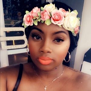 Meet your Posher, Tiara